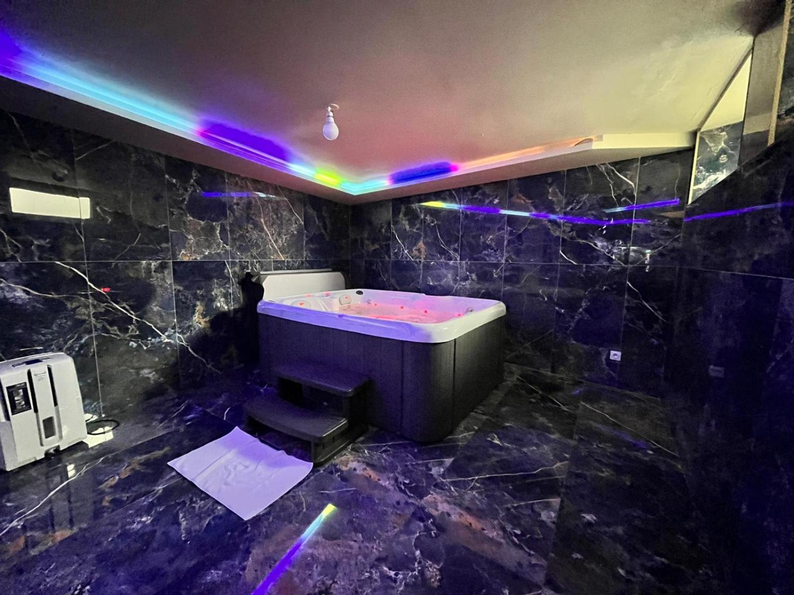 Golden Blue - Jacuzzi Lägenhet Rouen Exteriör bild